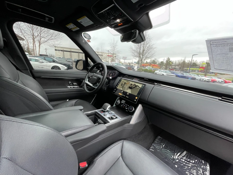 2023 Land Rover Range Rover L460 - Image 15 of 31