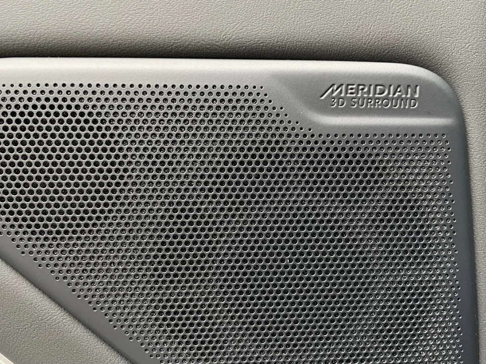 2023 Land Rover - Image 24 of 31