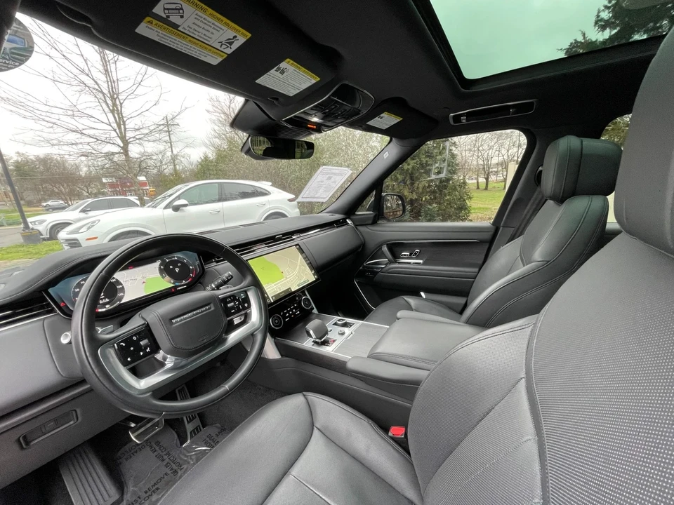 2023 Land Rover Range Rover L460 - Image 11 of 21
