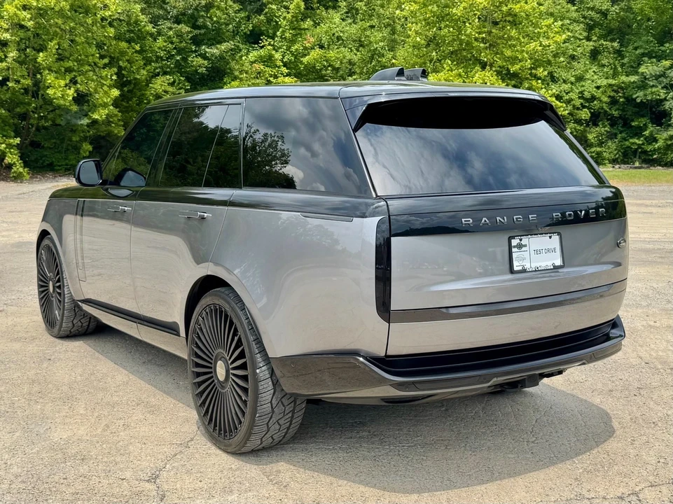 2023 Land Rover Range Rover L460 - Image 4 of 21
