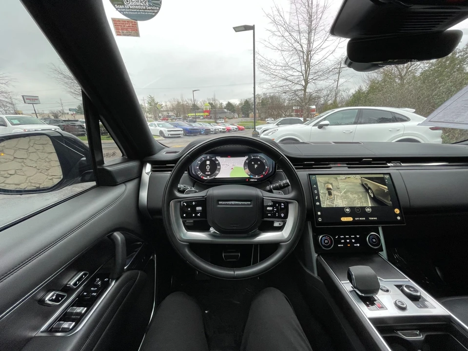 2023 Land Rover Range Rover L460 - Image 28 of 31