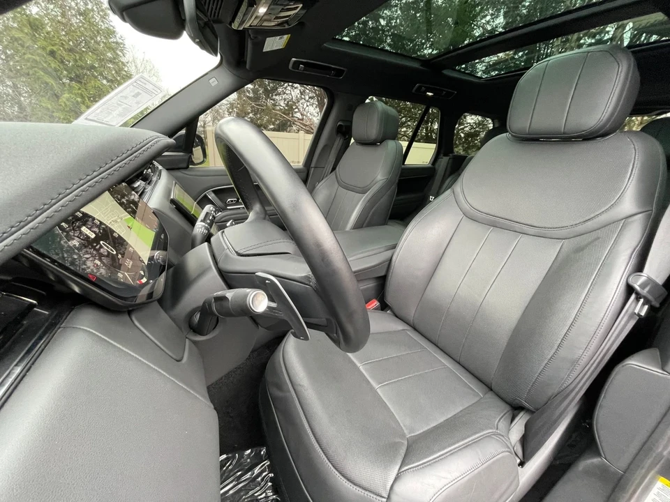 2023 Land Rover Range Rover L460 - Image 10 of 21