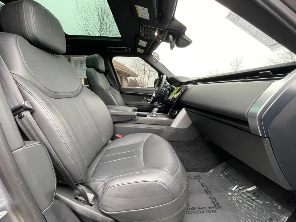 2023 Land Rover Range Rover L460 - Image 13 of 31