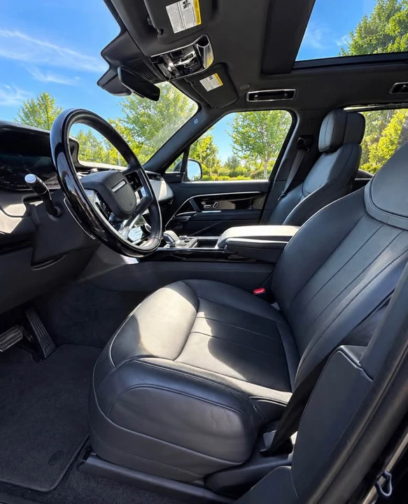 2023 Land Rover Range Rover L460 - Image 3 of 4