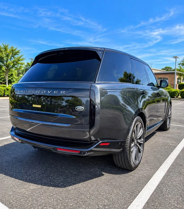 2023 Land Rover Range Rover L460 - Image 2 of 4