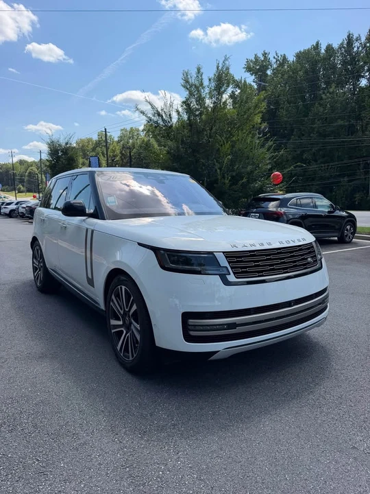 2023 Land Rover Range Rover L460 - Image 3 of 7