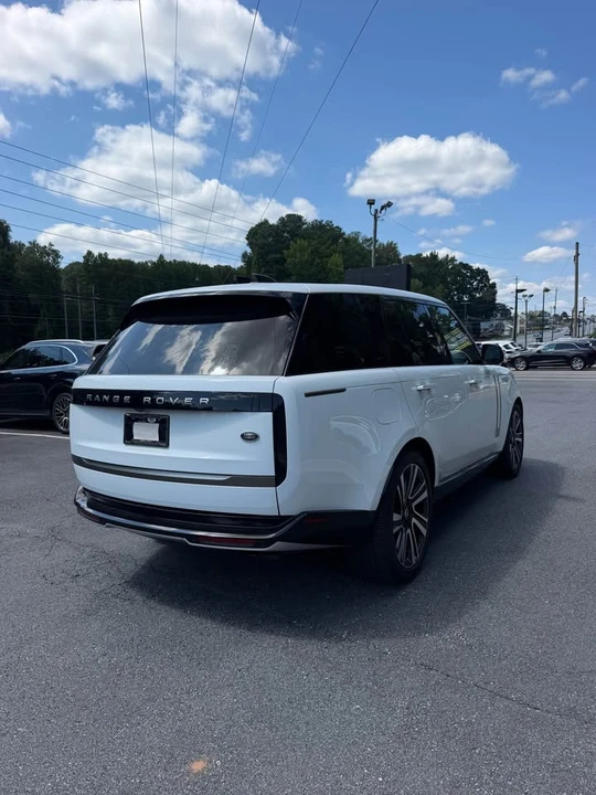 2023 Land Rover Range Rover L460 - Image 5 of 7