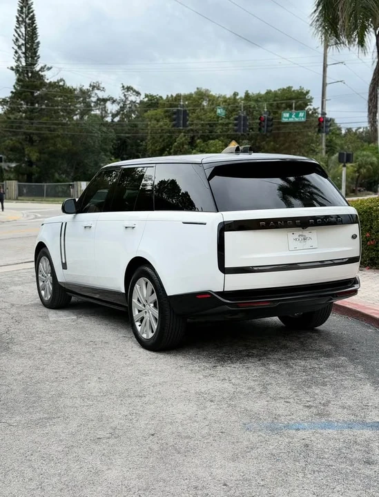 2023 Land Rover Range Rover L460 - Image 5 of 19