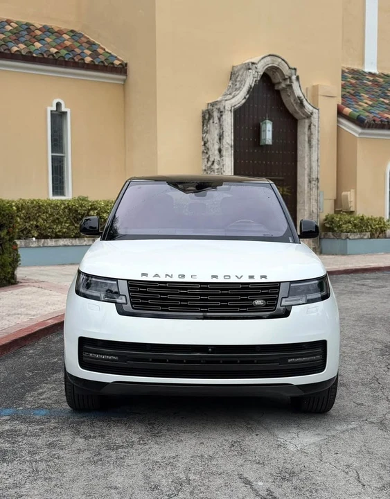 2023 Land Rover Range Rover L460 - Image 4 of 19