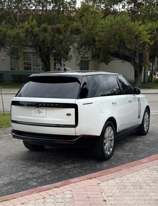 2023 Land Rover Range Rover L460 - Image 7 of 19