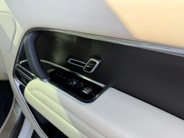 2023 Land Rover Range Rover L460 - Image 11 of 19