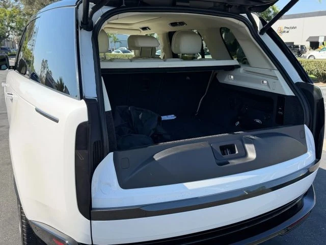 2023 Land Rover Range Rover L460 - Image 8 of 19