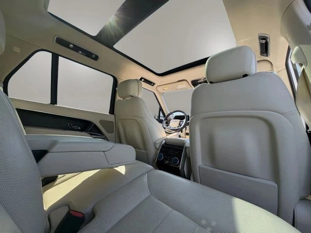 2023 Land Rover Range Rover L460 - Image 10 of 19