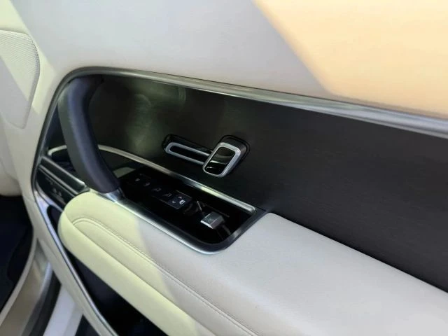 2023 Land Rover Range Rover L460 - Image 11 of 19