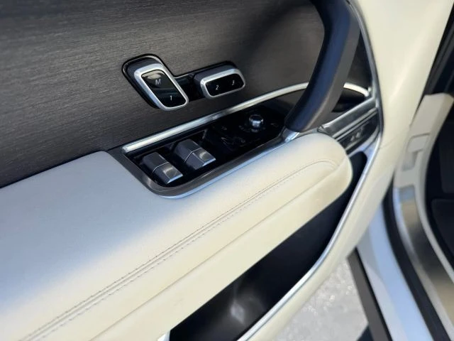 2023 Land Rover Range Rover L460 - Image 14 of 19