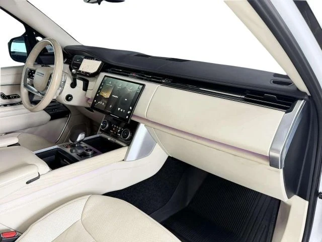 2023 Land Rover Range Rover L460 - Image 10 of 31