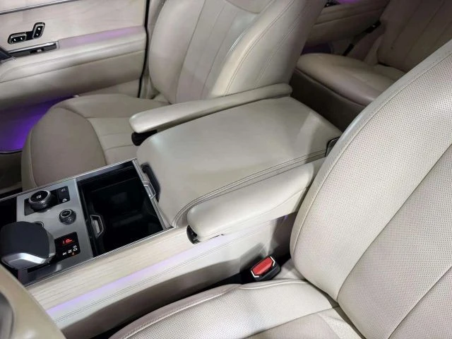 2023 Land Rover Range Rover L460 - Image 21 of 31