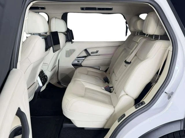 2023 Land Rover Range Rover L460 - Image 27 of 31