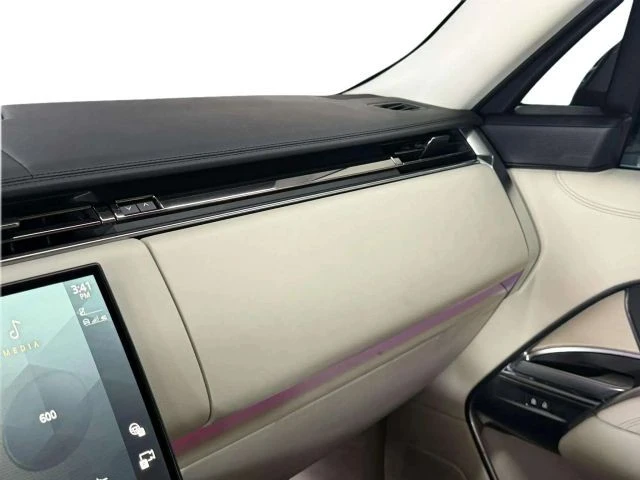 2023 Land Rover Range Rover L460 - Image 15 of 31
