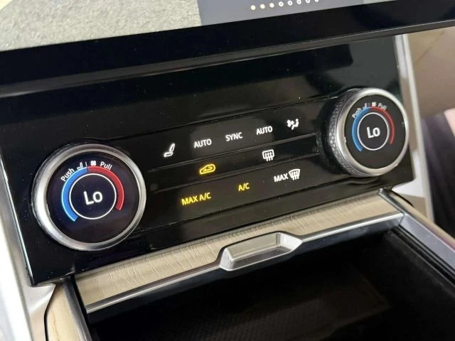 2023 Land Rover Range Rover L460 - Image 17 of 31