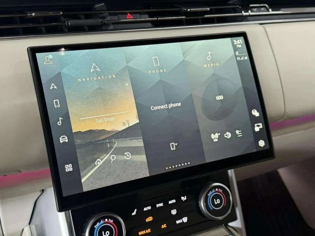 2023 Land Rover Range Rover L460 - Image 18 of 31