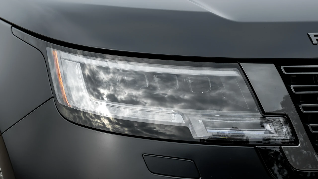2023 Land Rover Range Rover L460 - Image 11 of 31