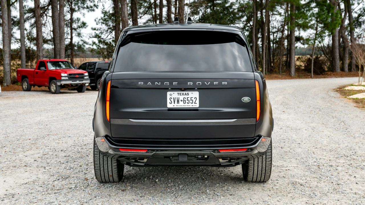 2023 Land Rover Range Rover L460 - Image 8 of 31