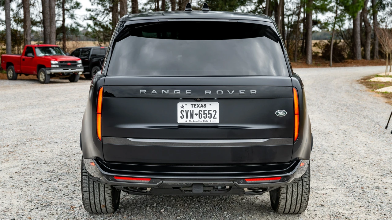 2023 Land Rover Range Rover L460 - Image 25 of 31