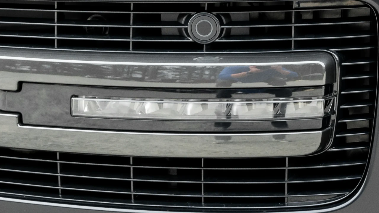 2023 Land Rover Range Rover L460 - Image 16 of 31