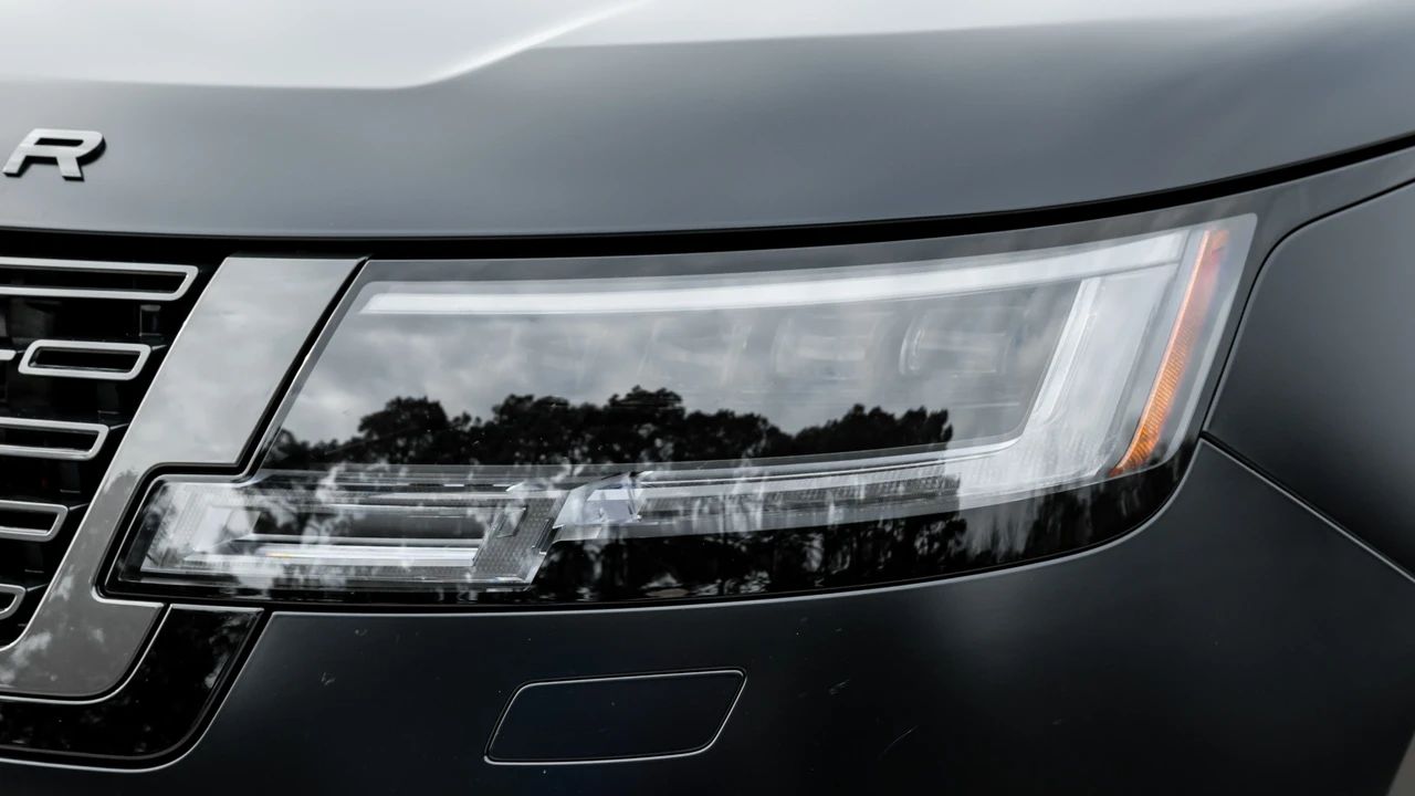 2023 Land Rover Range Rover L460 - Image 12 of 31