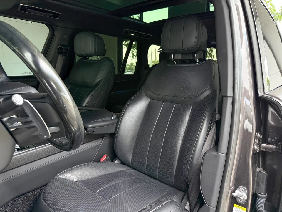 2023 Land Rover Range Rover L460 - Image 22 of 31