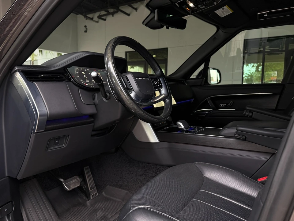 2023 Land Rover Range Rover L460 - Image 21 of 31