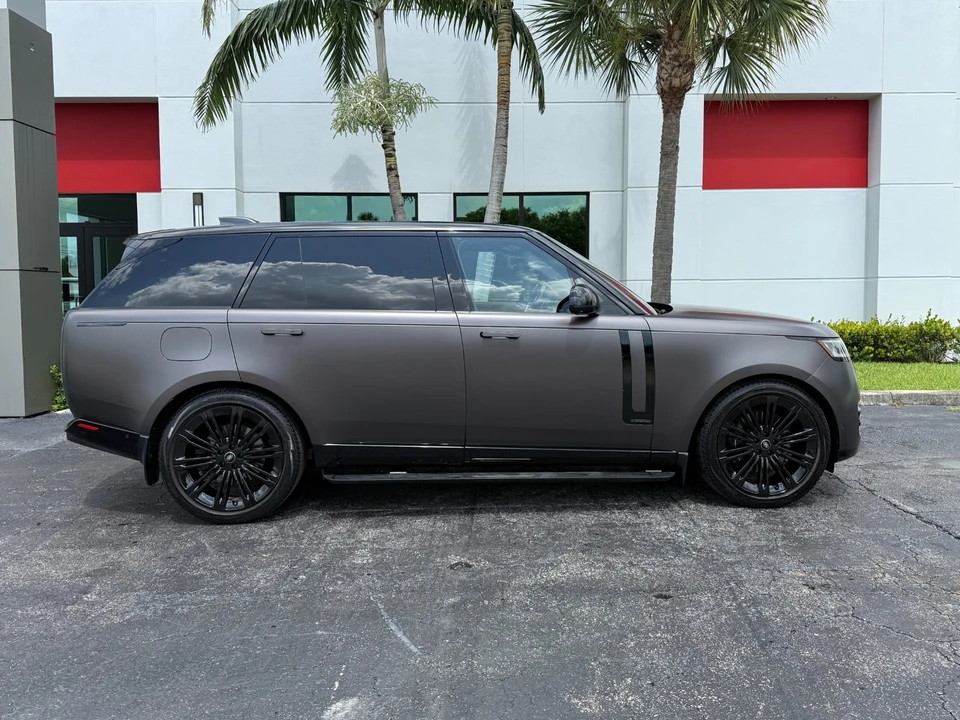 2023 Land Rover Range Rover L460 - Image 2 of 31