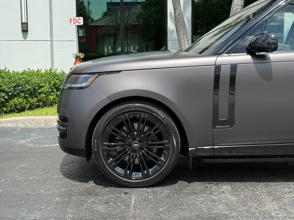 2023 Land Rover Range Rover L460 - Image 13 of 31