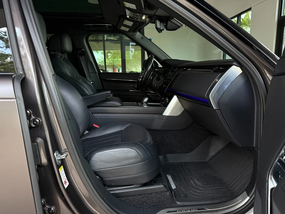 2023 Land Rover Range Rover L460 - Image 29 of 31