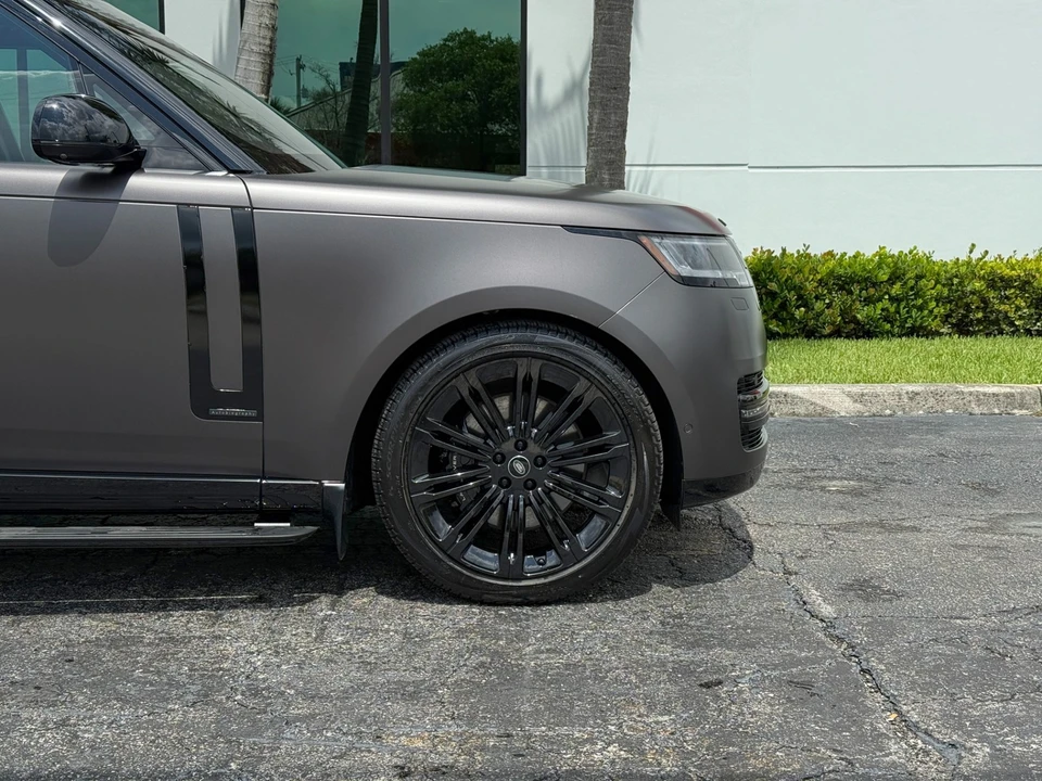 2023 Land Rover Range Rover L460 - Image 3 of 31