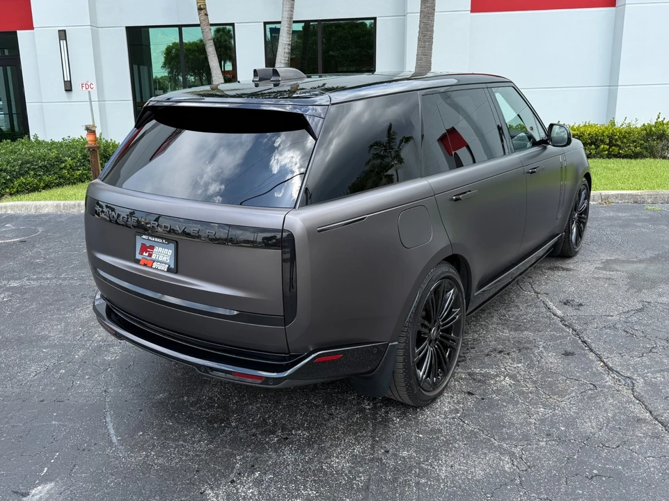 2023 Land Rover Range Rover L460 - Image 18 of 31