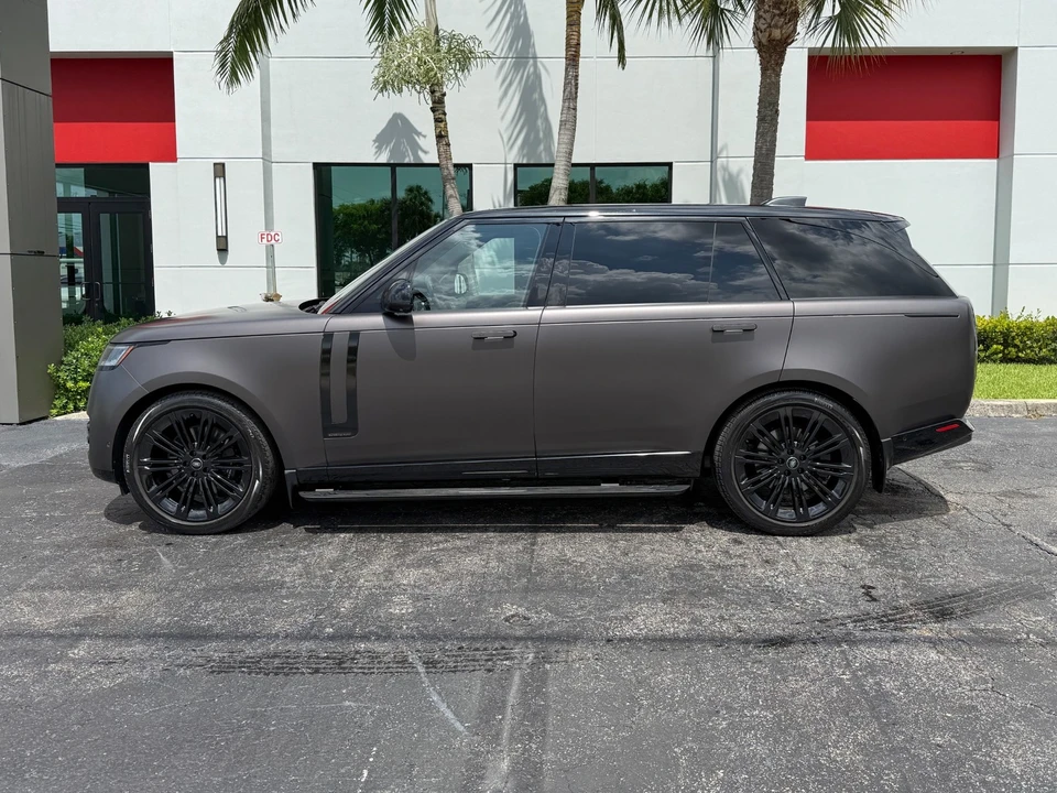 2023 Land Rover Range Rover L460 - Image 11 of 31