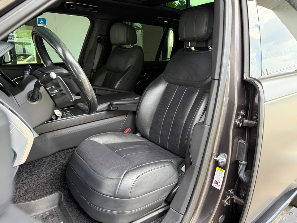 2023 Land Rover Range Rover L460 - Image 23 of 31