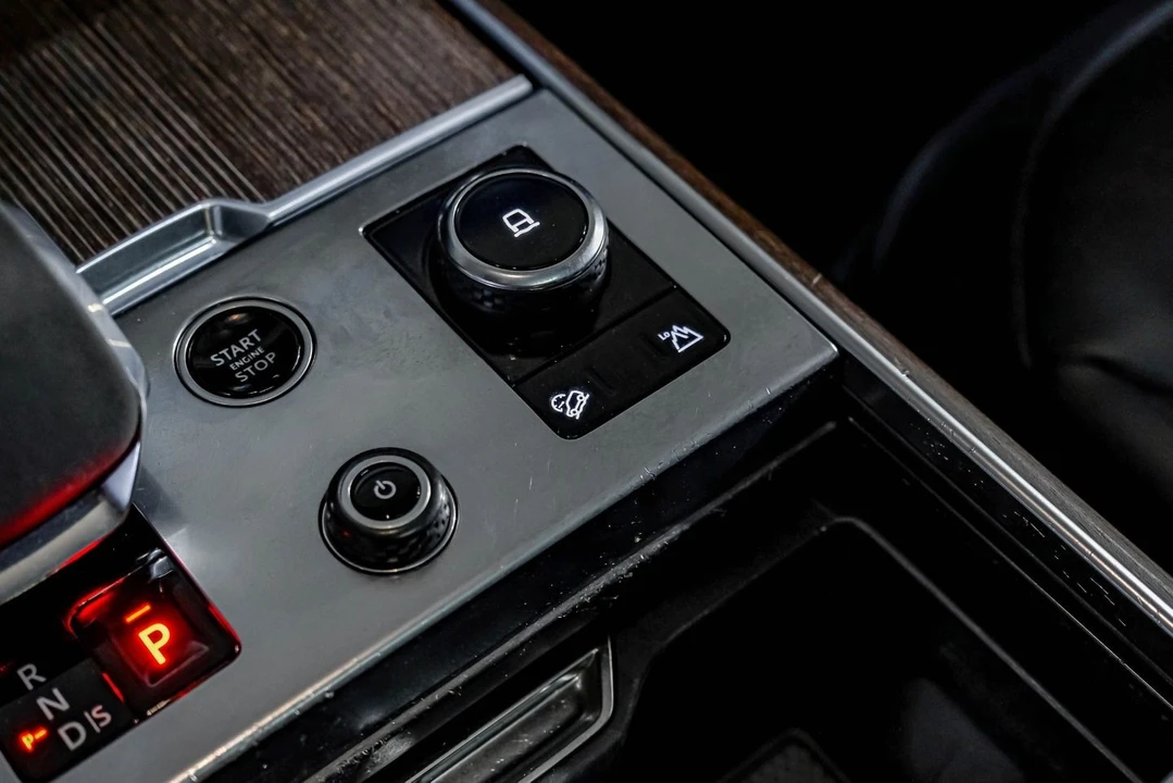 2023 Land Rover Range Rover L460 - Image 31 of 31