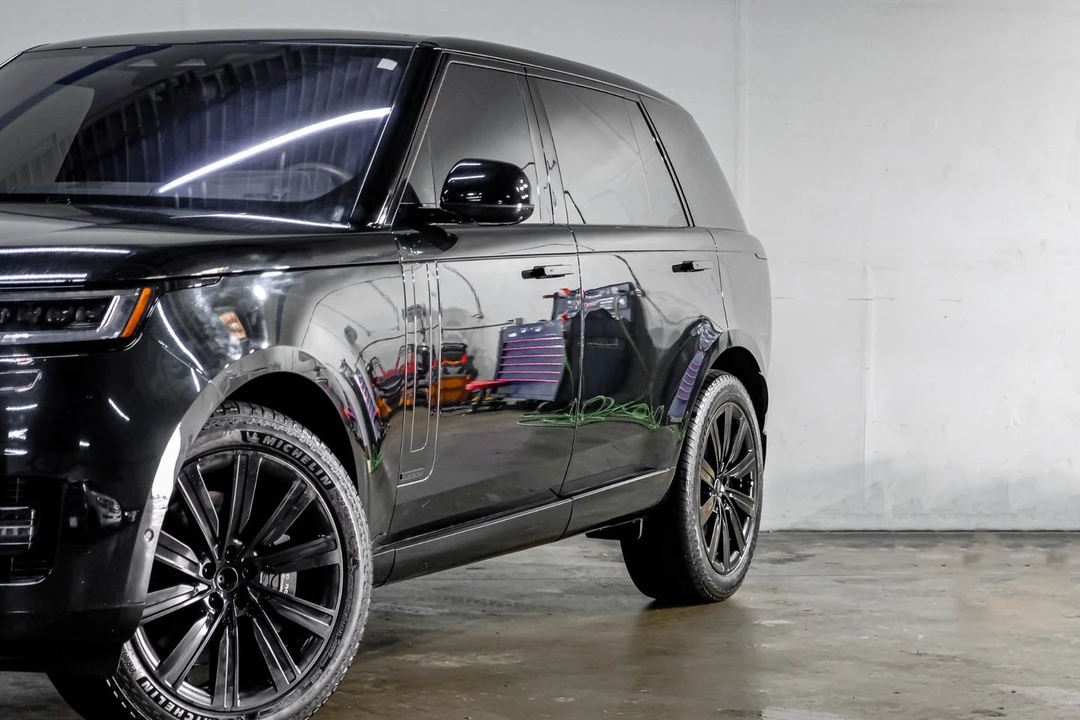 2023 Land Rover Range Rover L460 - Image 10 of 31