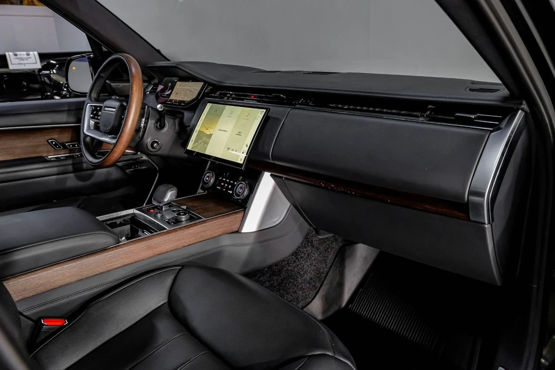 2023 Land Rover Range Rover L460 - Image 20 of 21
