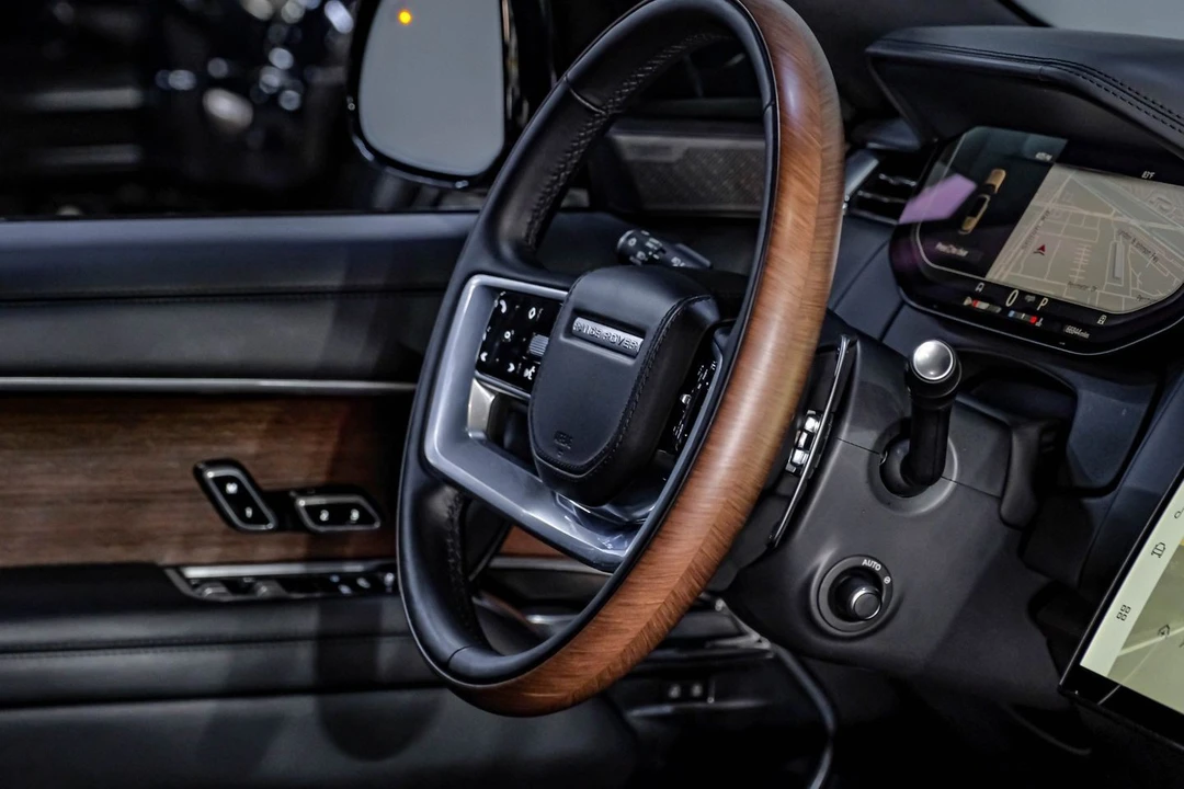 2023 Land Rover Range Rover L460 - Image 22 of 31