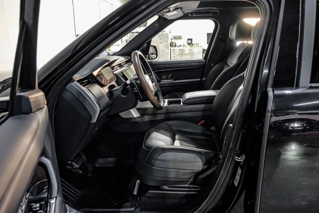 2023 Land Rover Range Rover L460 - Image 4 of 31