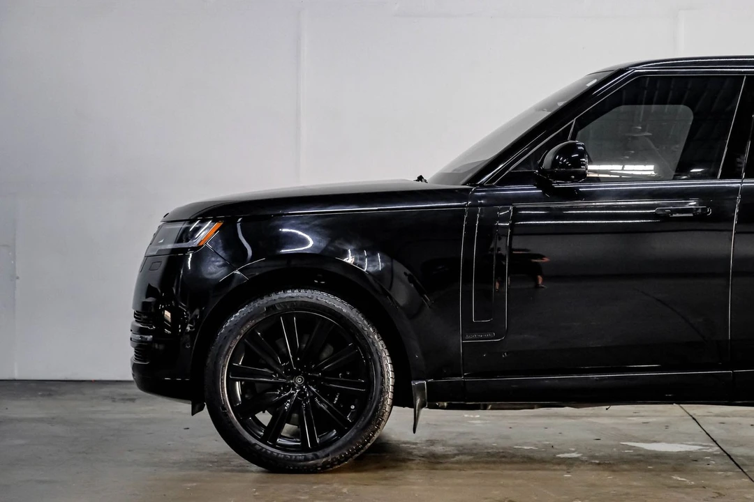 2023 Land Rover Range Rover L460 - Image 18 of 31