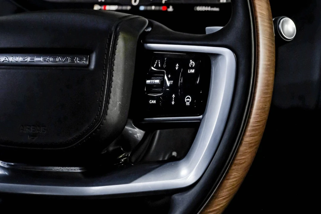 2023 Land Rover Range Rover L460 - Image 25 of 31