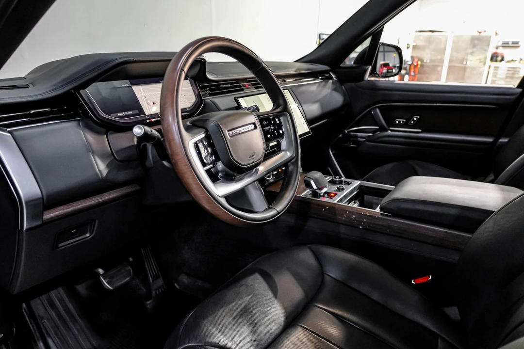 2023 Land Rover Range Rover L460 - Image 3 of 31