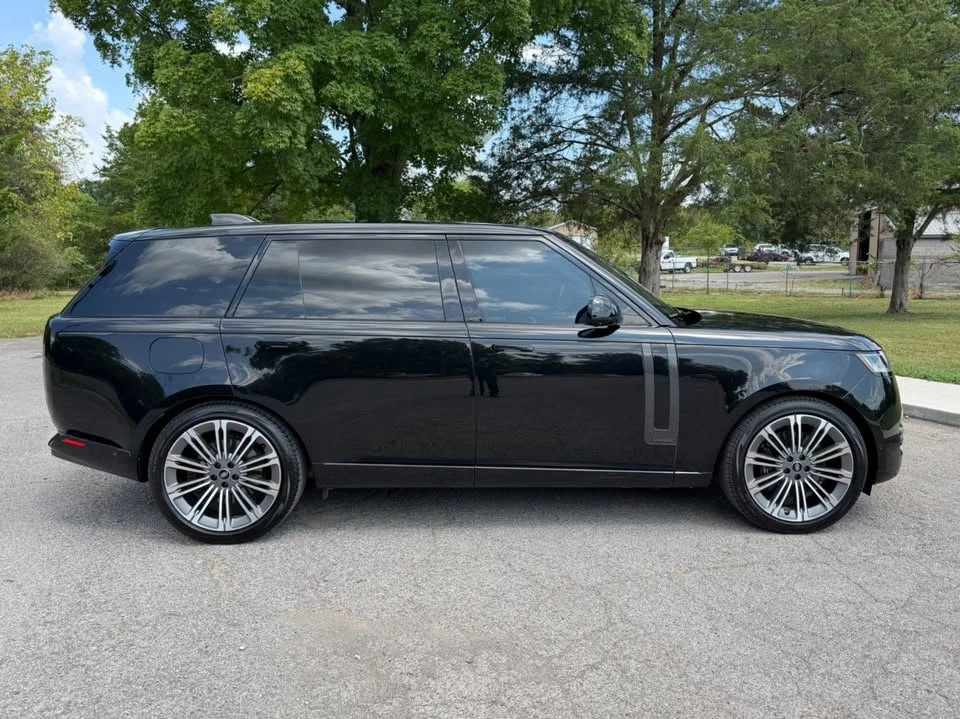 2023 Land Rover Range Rover L460 - Image 8 of 18