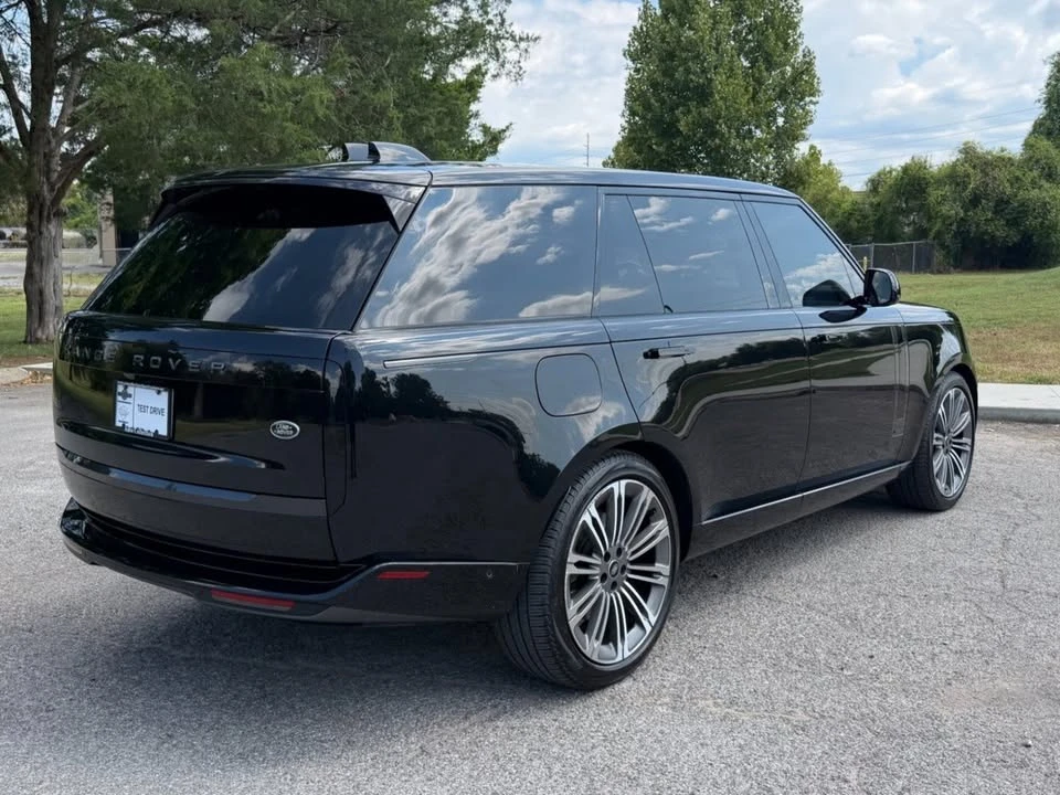 2023 Land Rover Range Rover L460 - Image 3 of 18