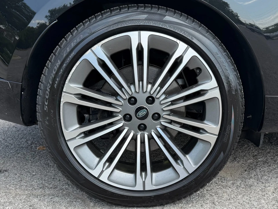 2023 Land Rover Range Rover L460 - Image 12 of 18